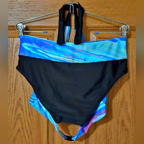 Colorful Two-Piece Bikini • Mid-Rise Bottoms • Tie Top • Size Medium • - Picture 9 of 9